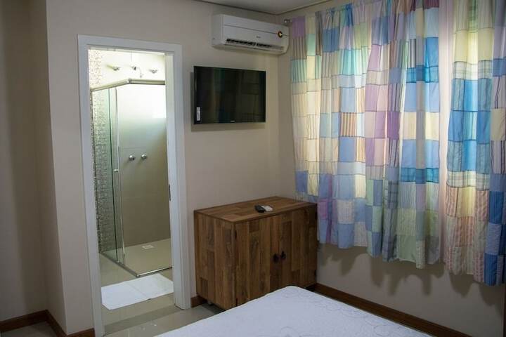 Room 5 of 28