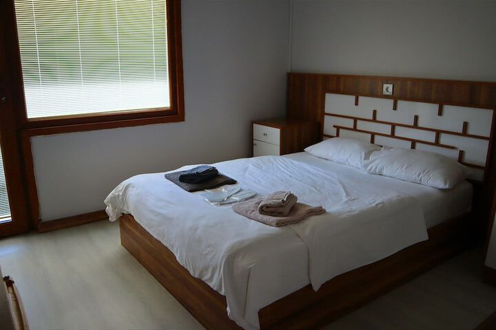 Room 7 of 30