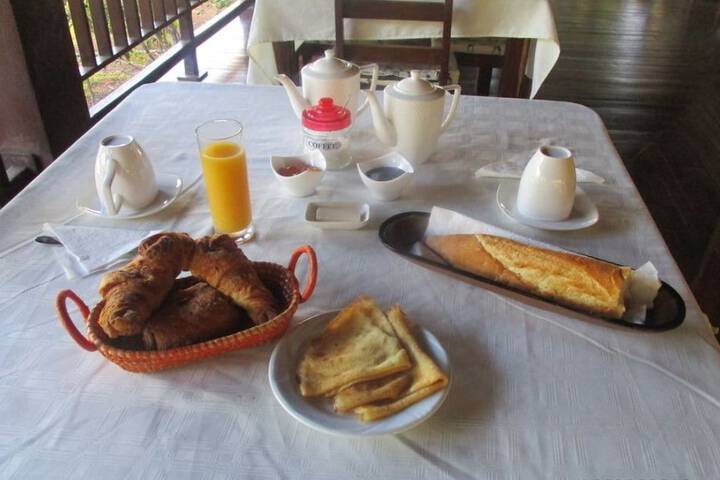 Breakfast/Coffee Service 13 of 17