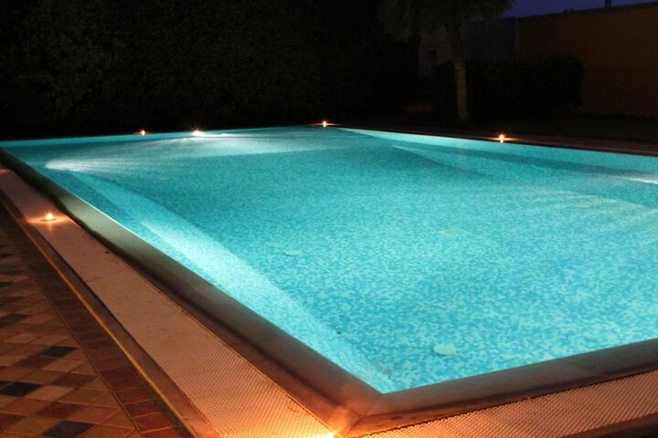 Pool Hotel