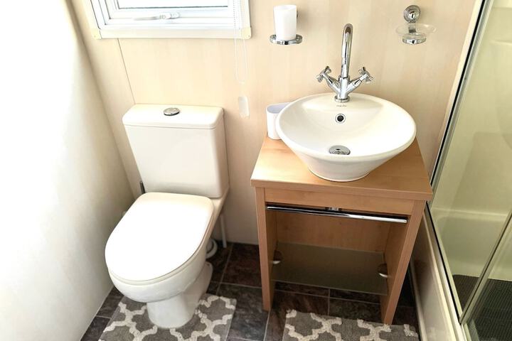 Room 7 of 11