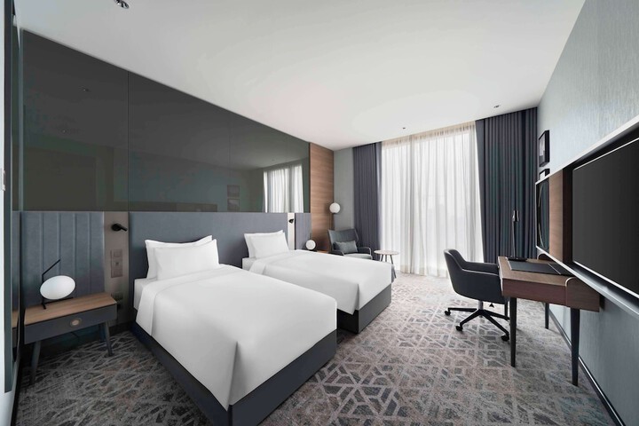 Room 9 of 120