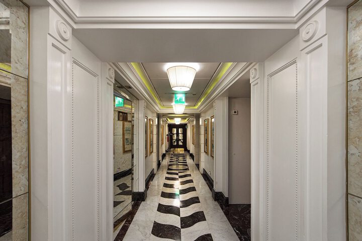 Ballroom/Hall 87 of 106