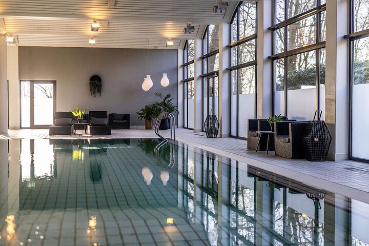 Pools & Facilities