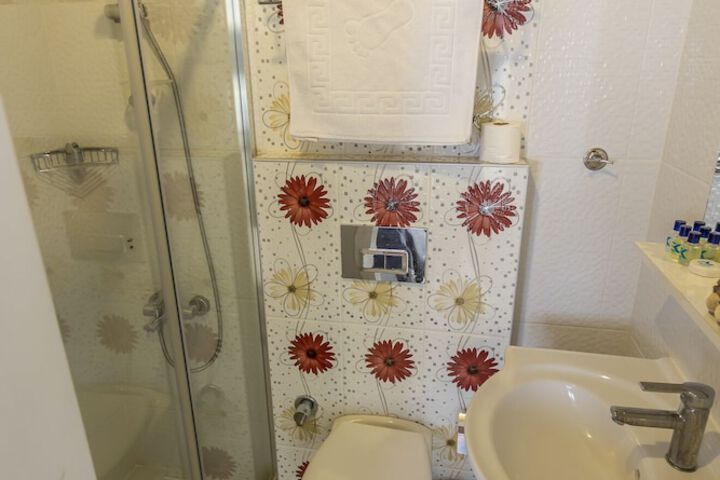 Room 28 of 32