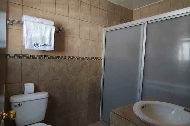 Room 32 of 46