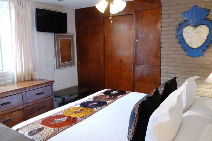 Room 2 of 39