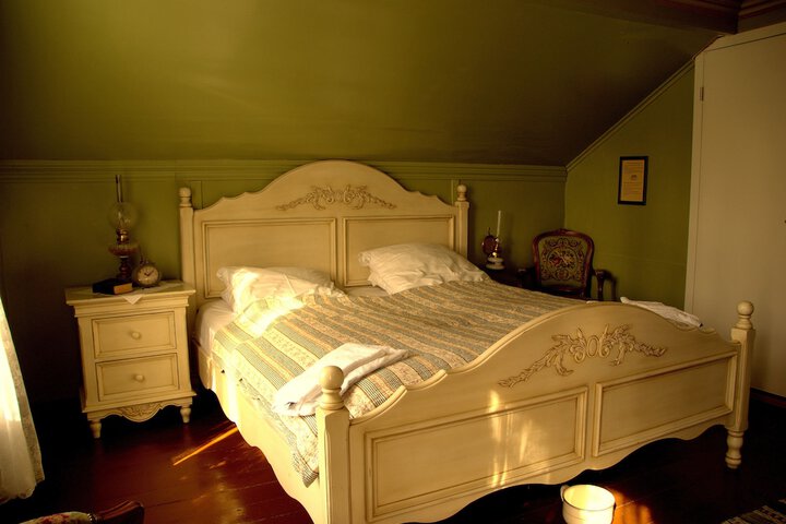 Room 9 of 43