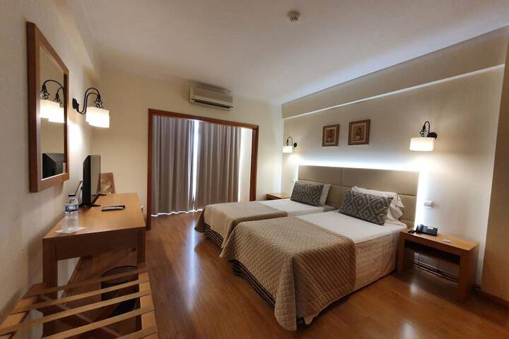 Room 12 of 36