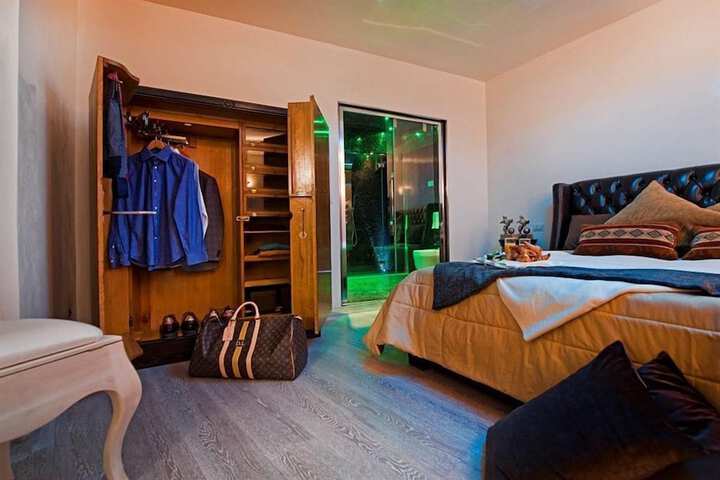 Room amenity