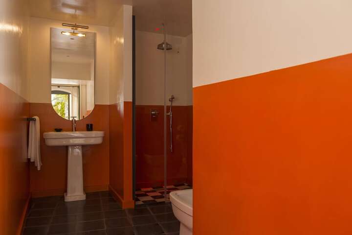 Room 40 of 60
