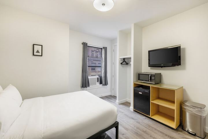 Room 7 of 19
