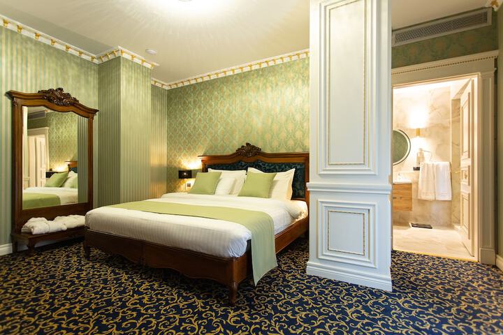 Room 12 of 66
