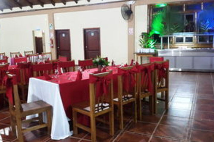 Dining 48 of 53