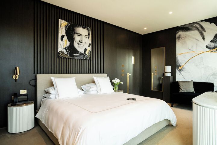 Room 6 of 49