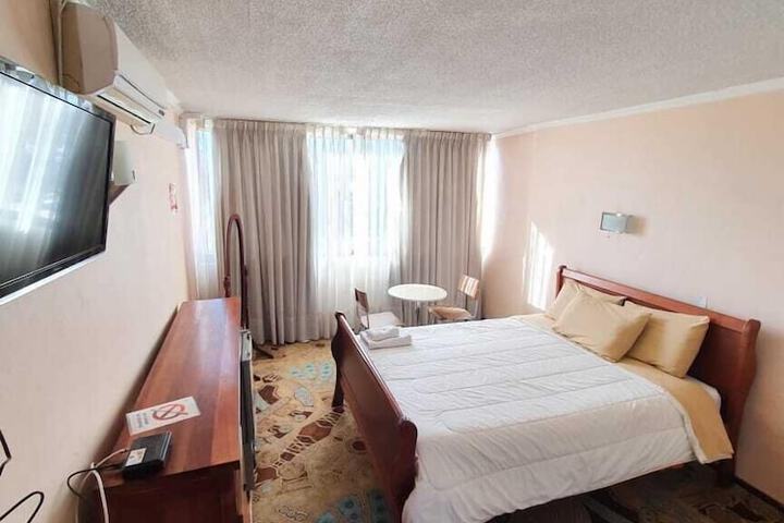 Room 8 of 30