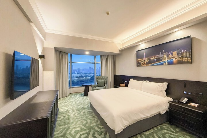 Room 26 of 81