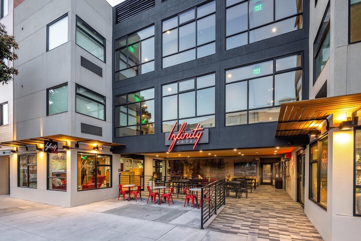 Hotel Exterior 102 of 149