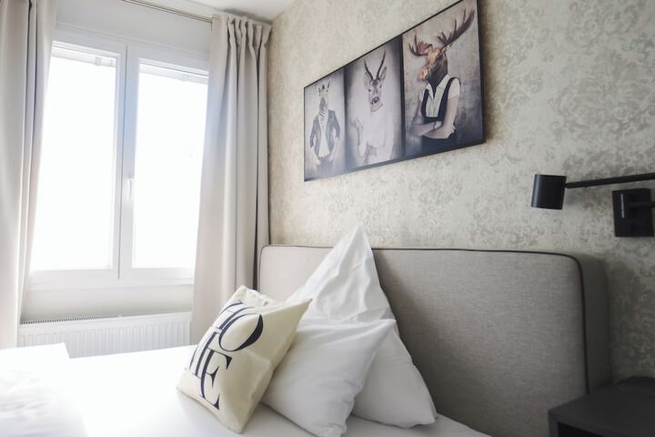 Room 15 of 36