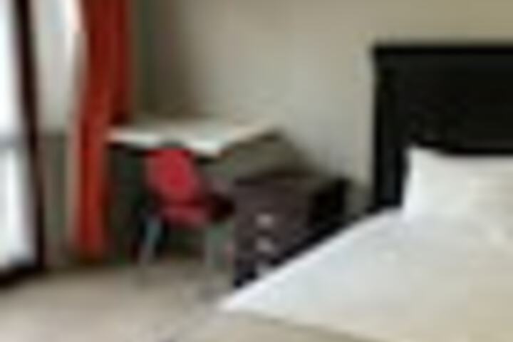 Room 26 of 171
