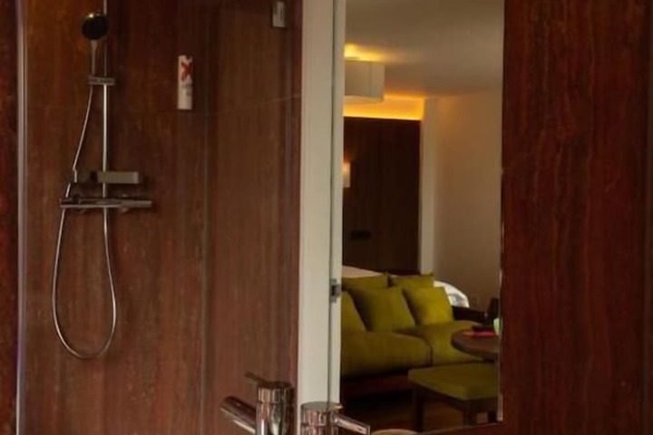 Room 47 of 71