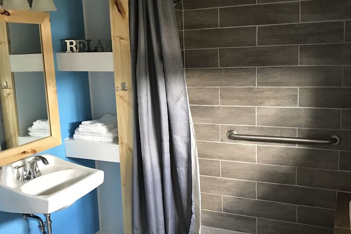 Room 76 of 104