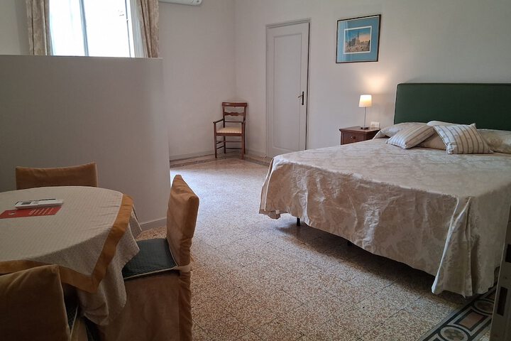Room 38 of 61