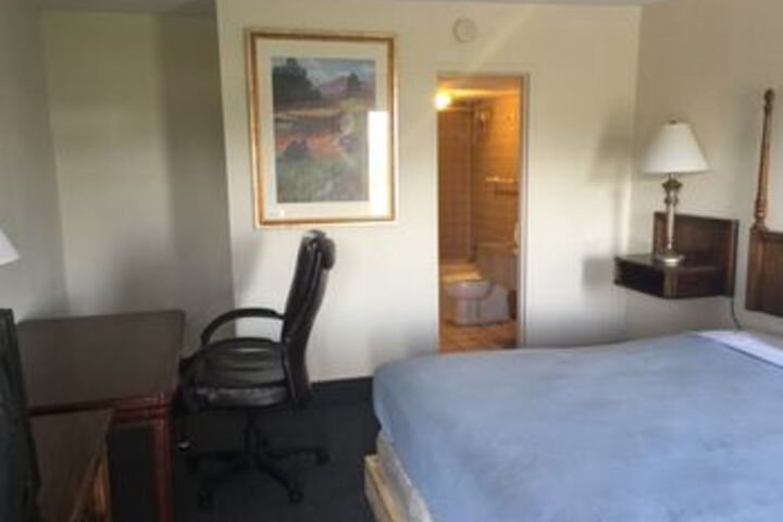 Room 10 of 19