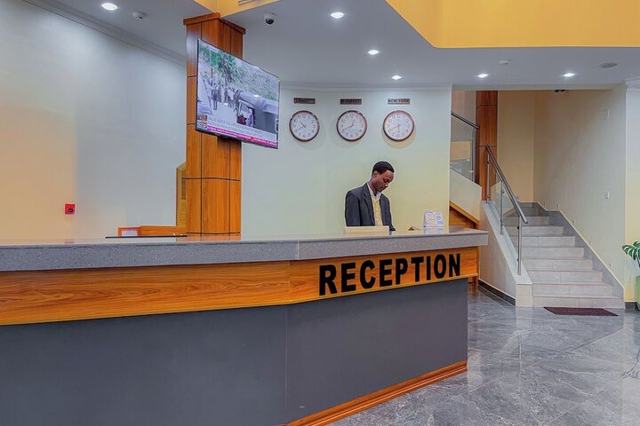 AMIKUS HOTEL LTD
