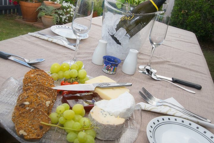 Dining 75 of 87