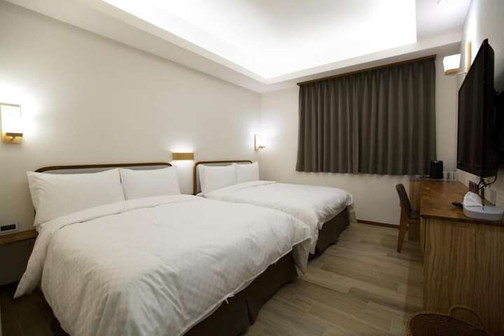 Room 7 of 34