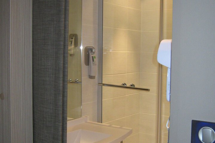 Clean Restrooms