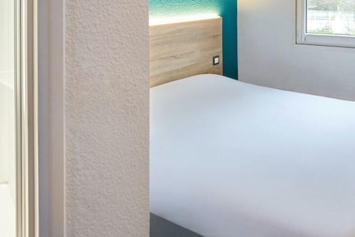 Room 4 of 66