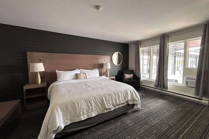 Room 12 of 24