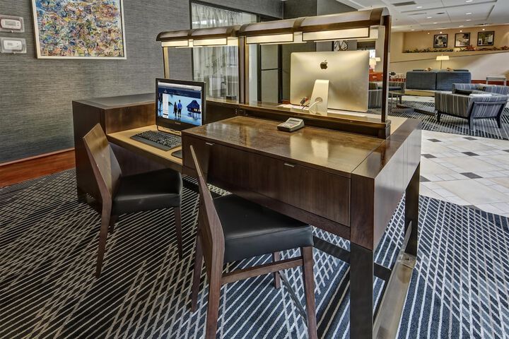 Business Center 64 of 73