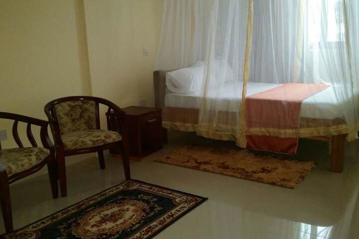 Room 7 of 18