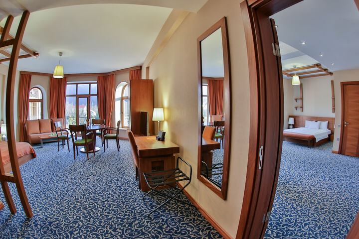 Room 24 of 65