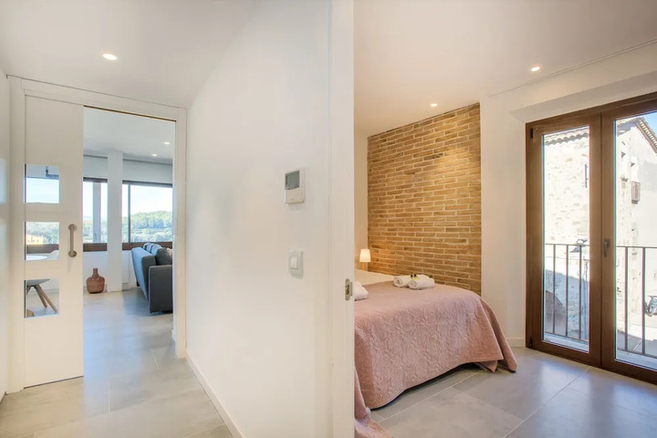 Room 3 of 12