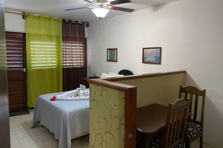 Room 33 of 105