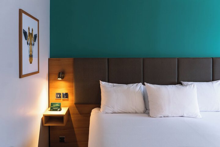 Room 42 of 190