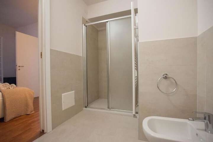 Room 18 of 27