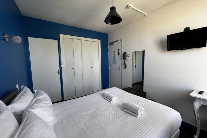 Room 8 of 57