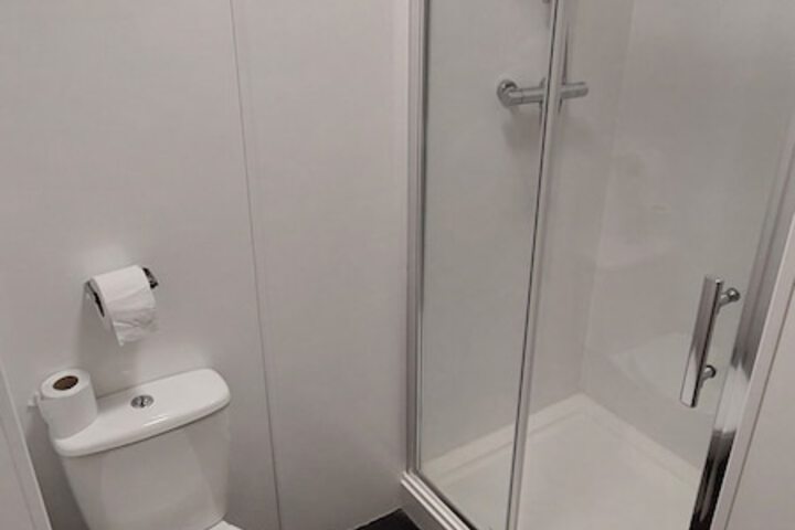 Room 6 of 10