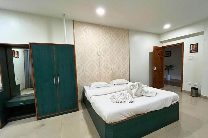 Room 6 of 11