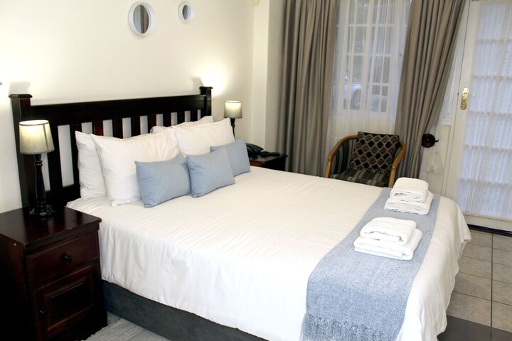 Room 13 of 38