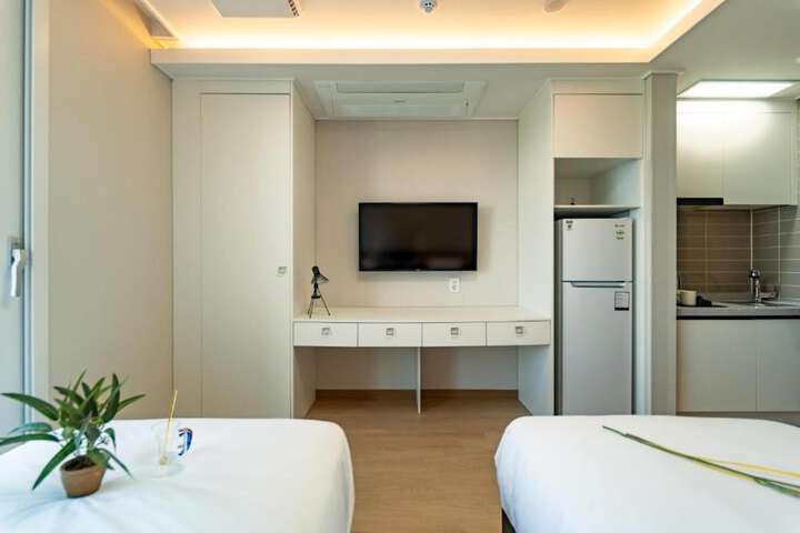 Room 12 of 26