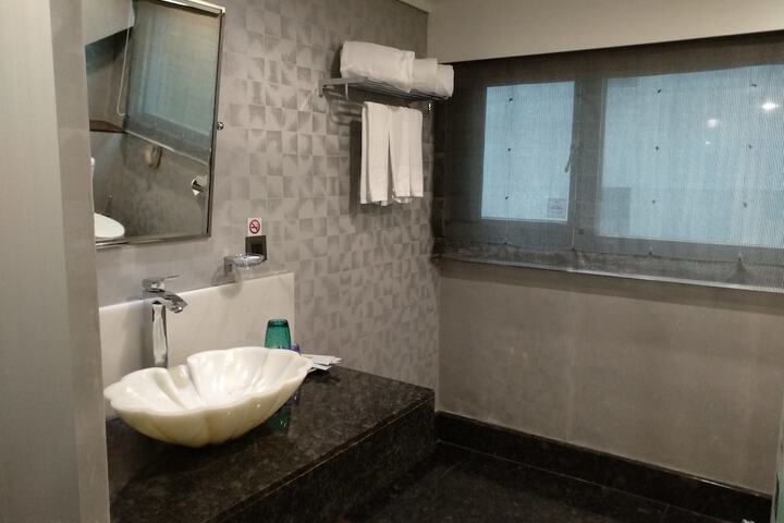 Room 43 of 61