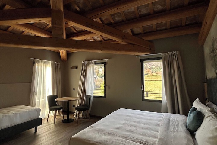Room 4 of 24