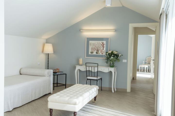 Room 34 of 91