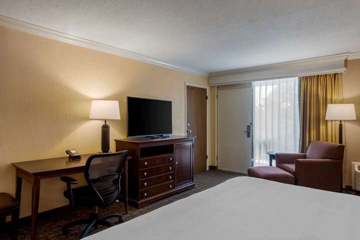 Room 15 of 43